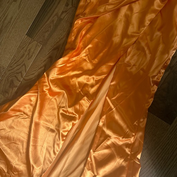 Sheath/Column Halter Charmeuse Bridesmaid Dresses With High Split - Picture 7 of 13